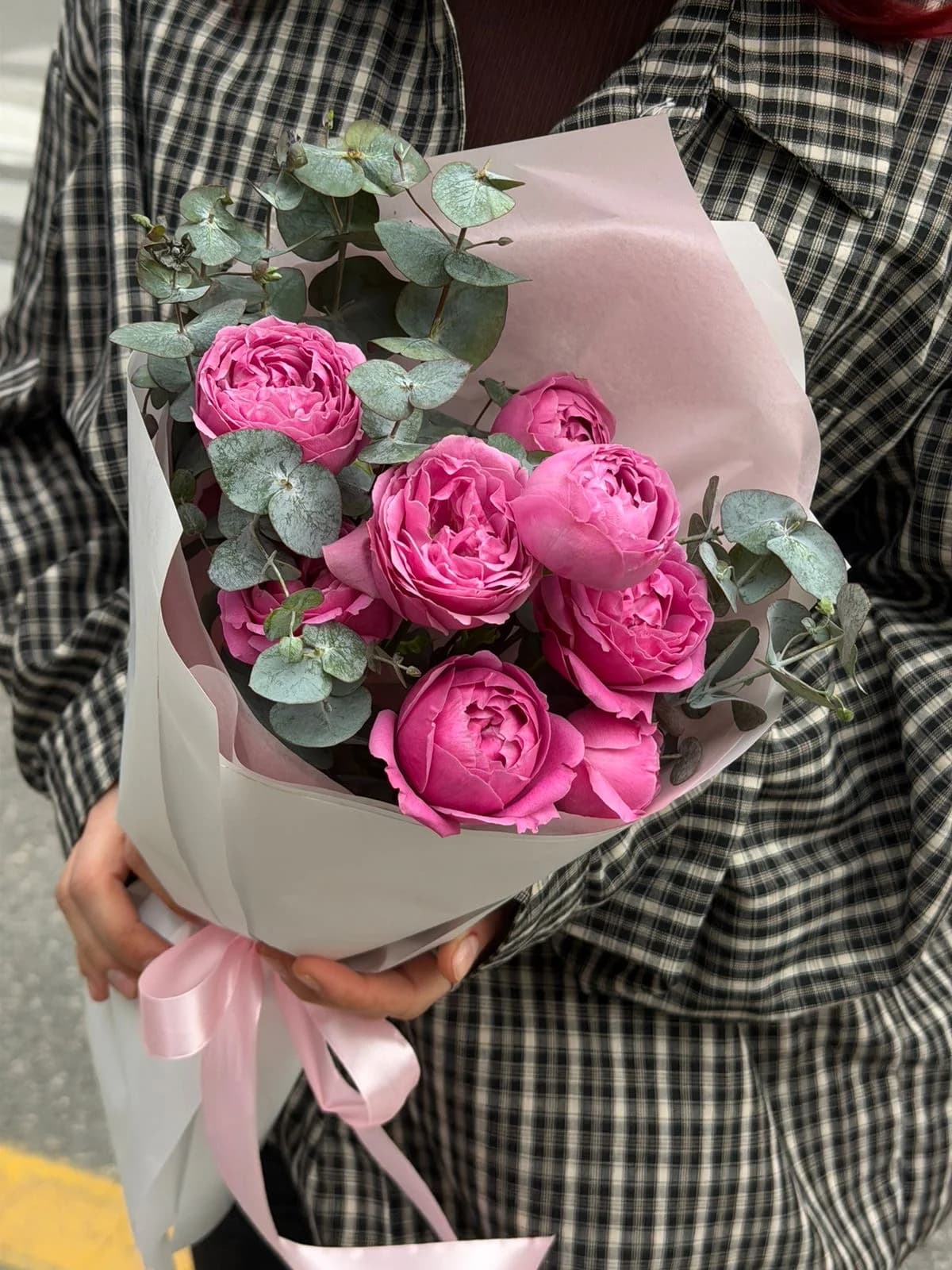 Misty Bubbles spray roses ilə mono buket
