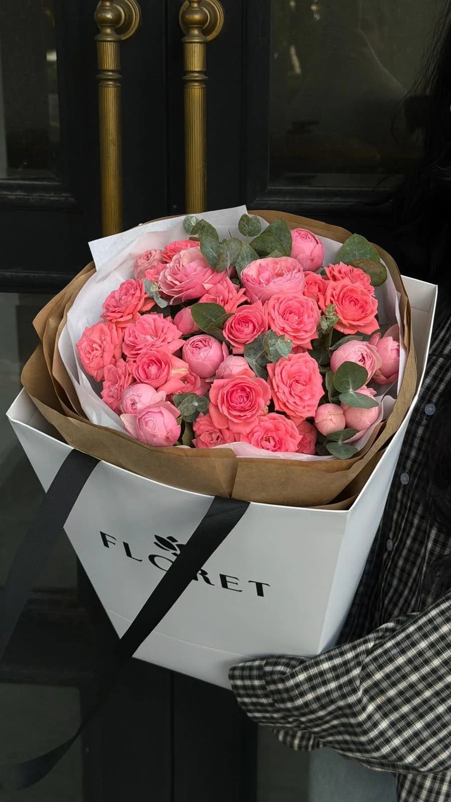 Bouquet with Barbados and Pink Silva spray roses