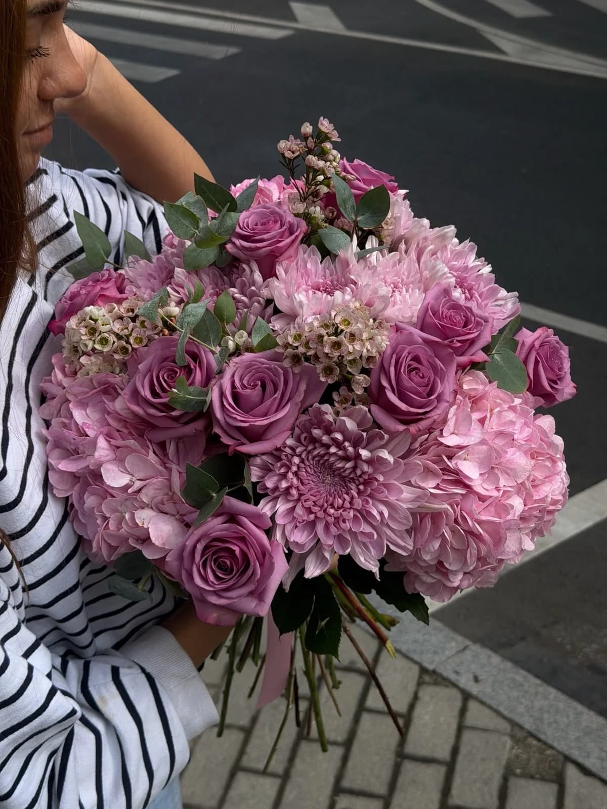 Bouquet of Cool Water Roses, Chrysanthemums and Hydrangeas