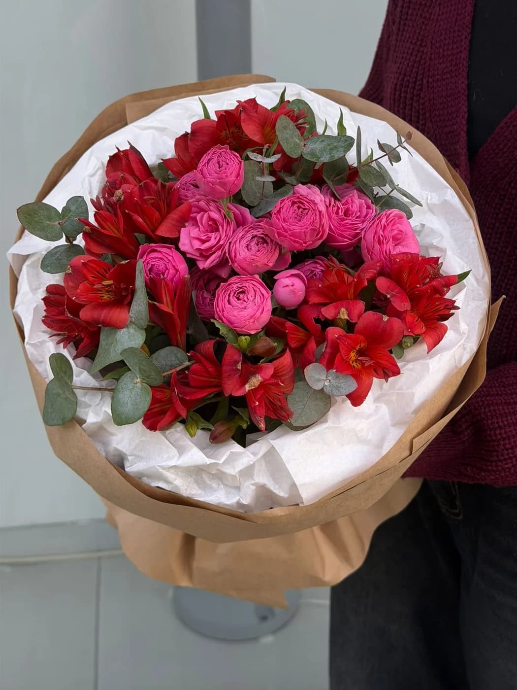 Дуо букет из кустовых роз Giselle pink и альстромерии