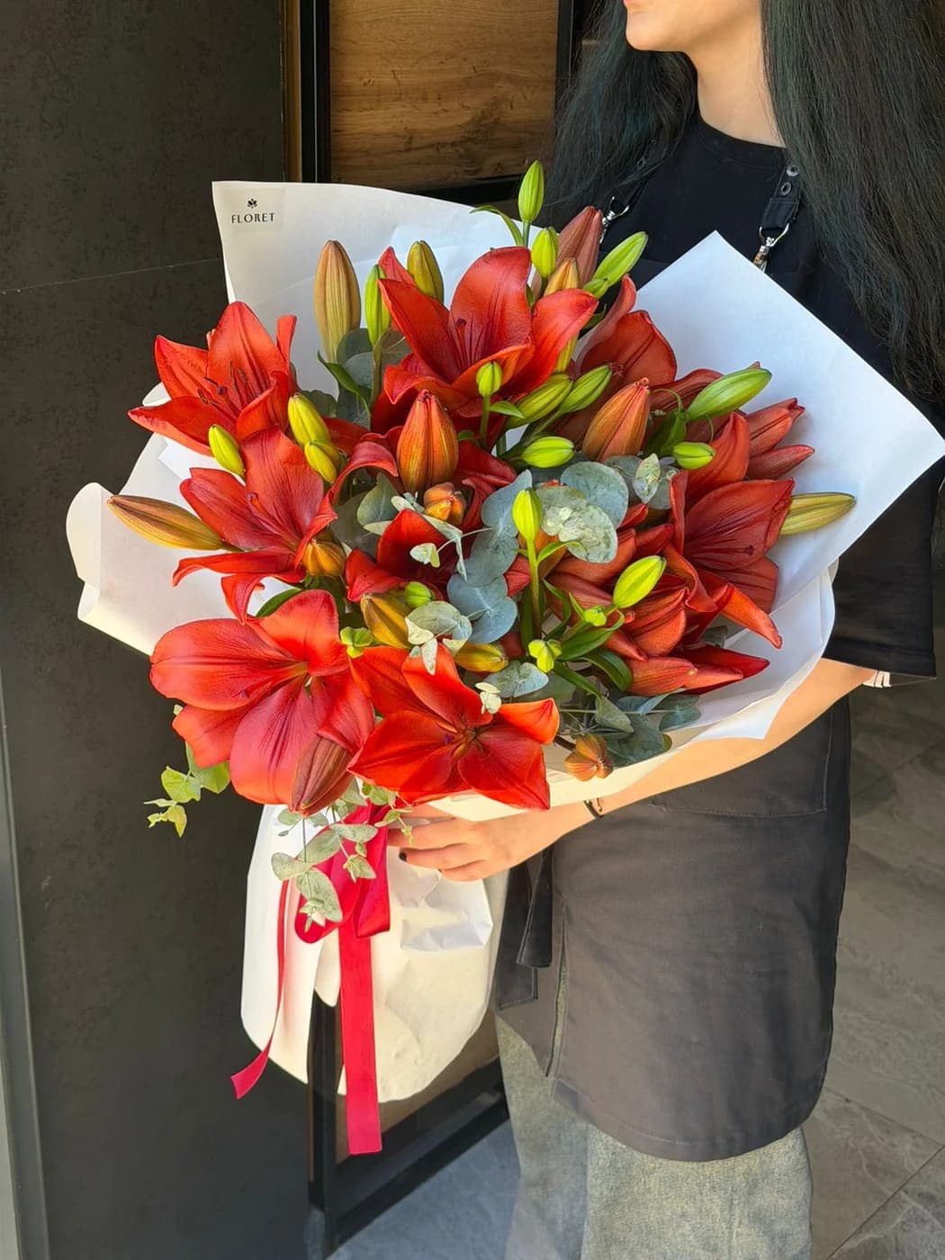 Mono bouquet of Lilies