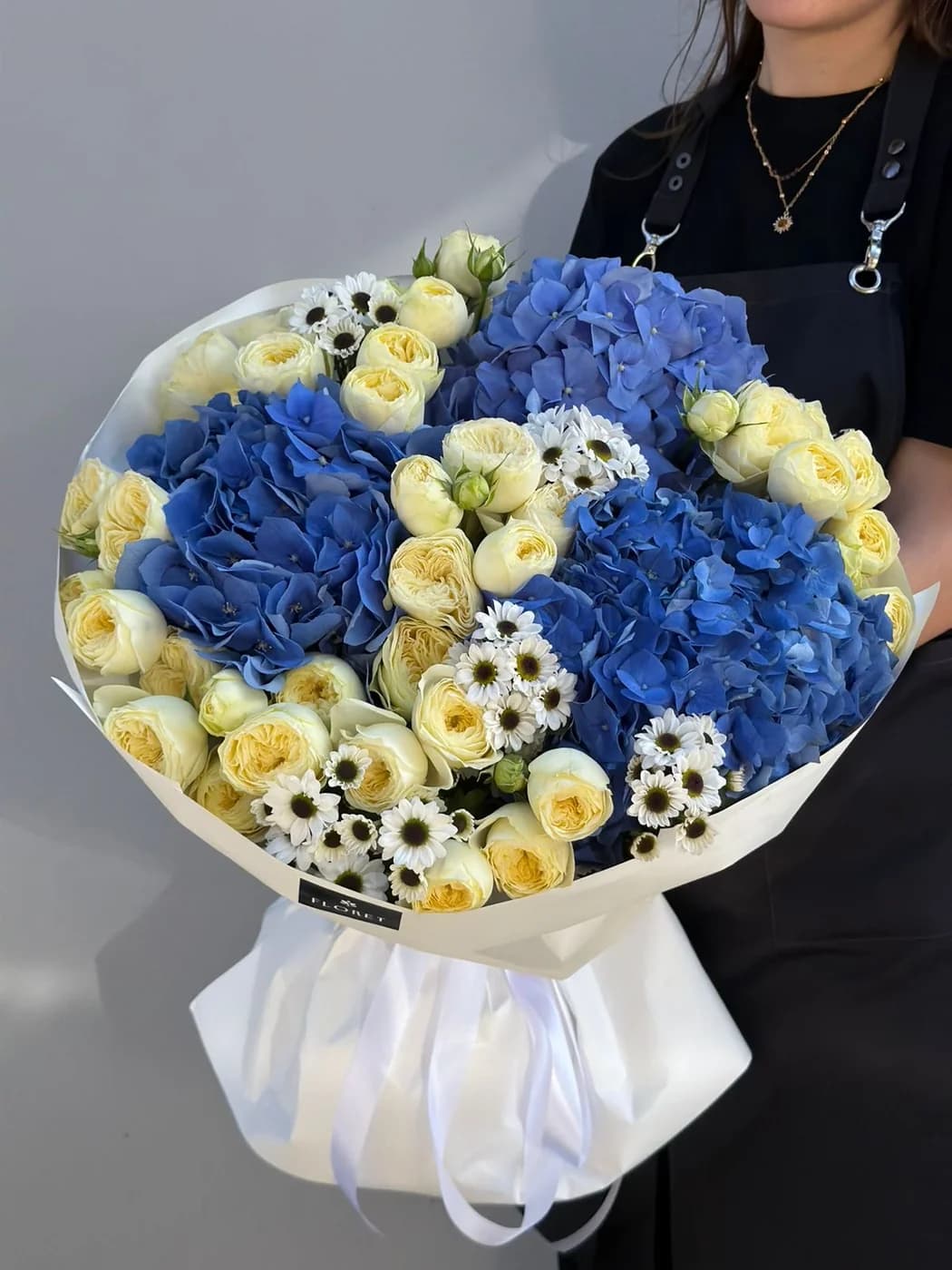 Mix bouquet of Hydrangeas, White Piano spray roses and Camomiles
