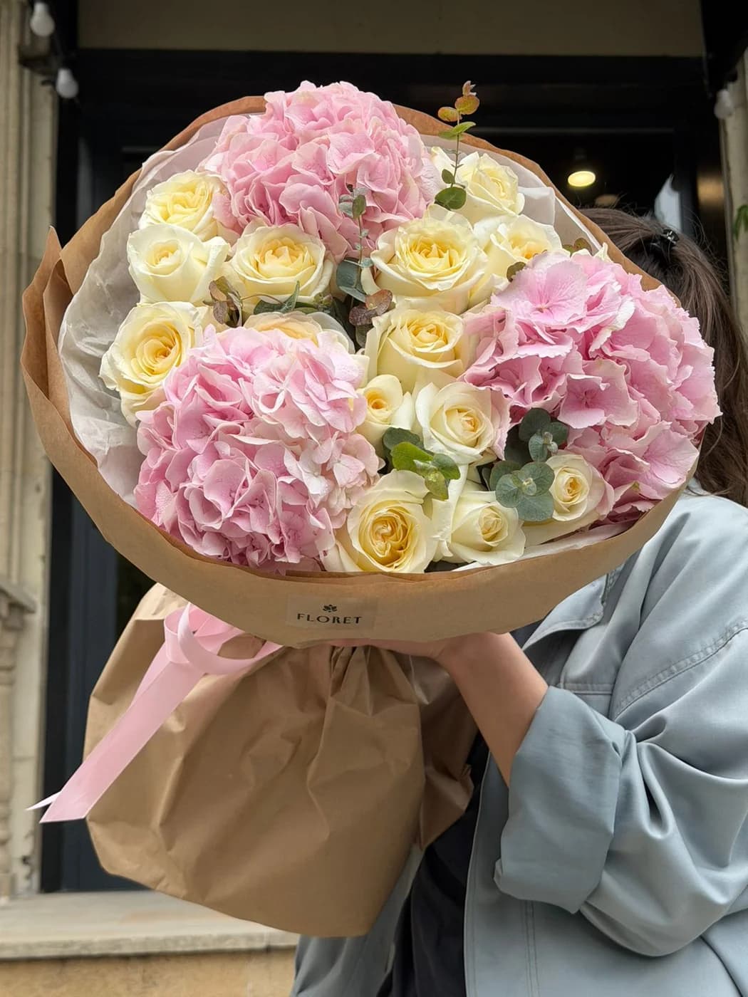 Duo bouquet of Candle Light roses and Hydrangeas