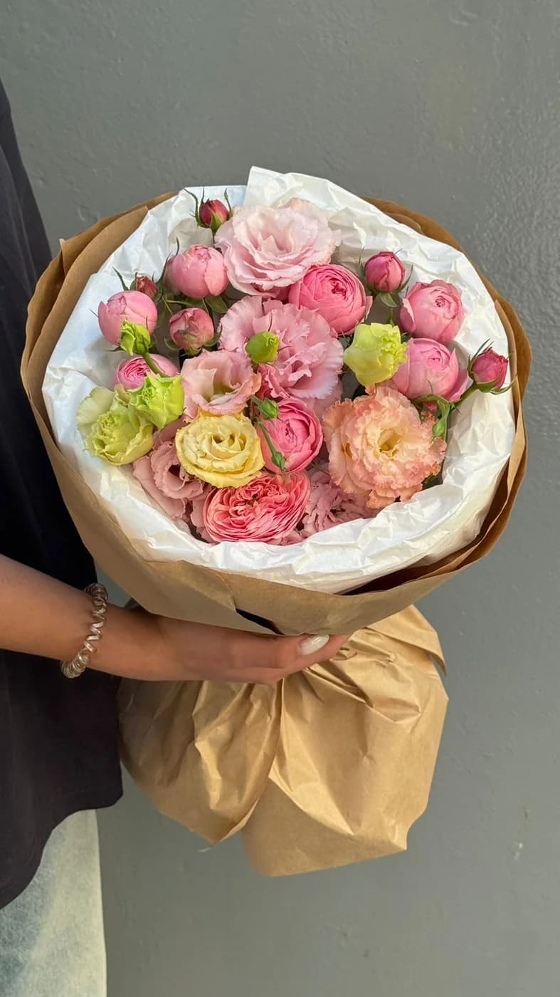 Дуо букет из Эустом и кустовых роз Pink Silva