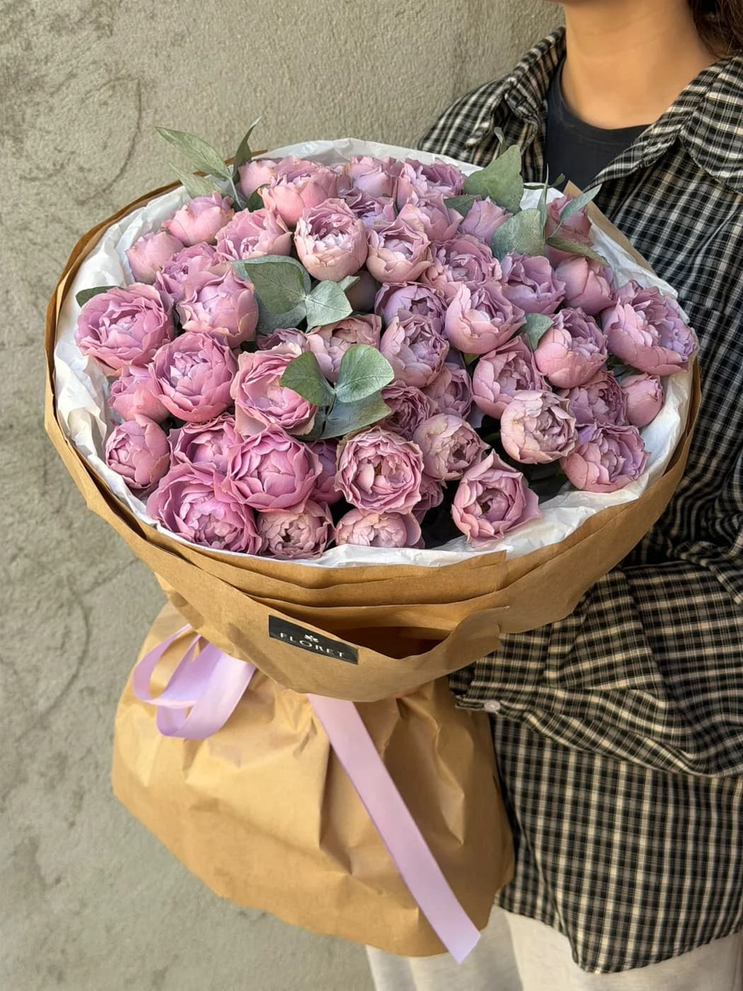 Mono bouquet of Lavender Bubbles spray roses