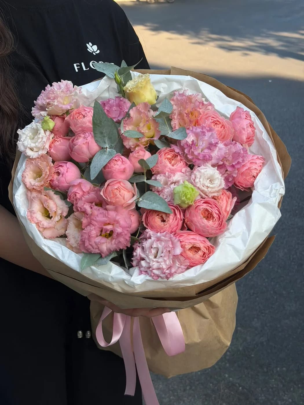 Mix bouquet of Harper Spray roses and Eustoma