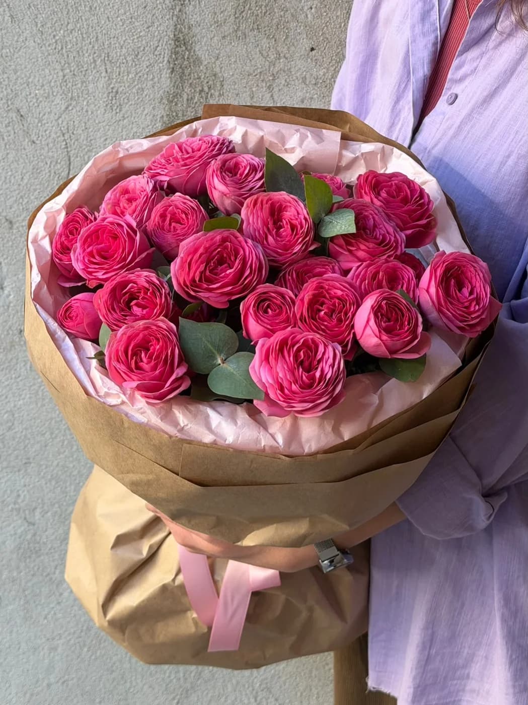 Mono Bouquet with Giselle roses
