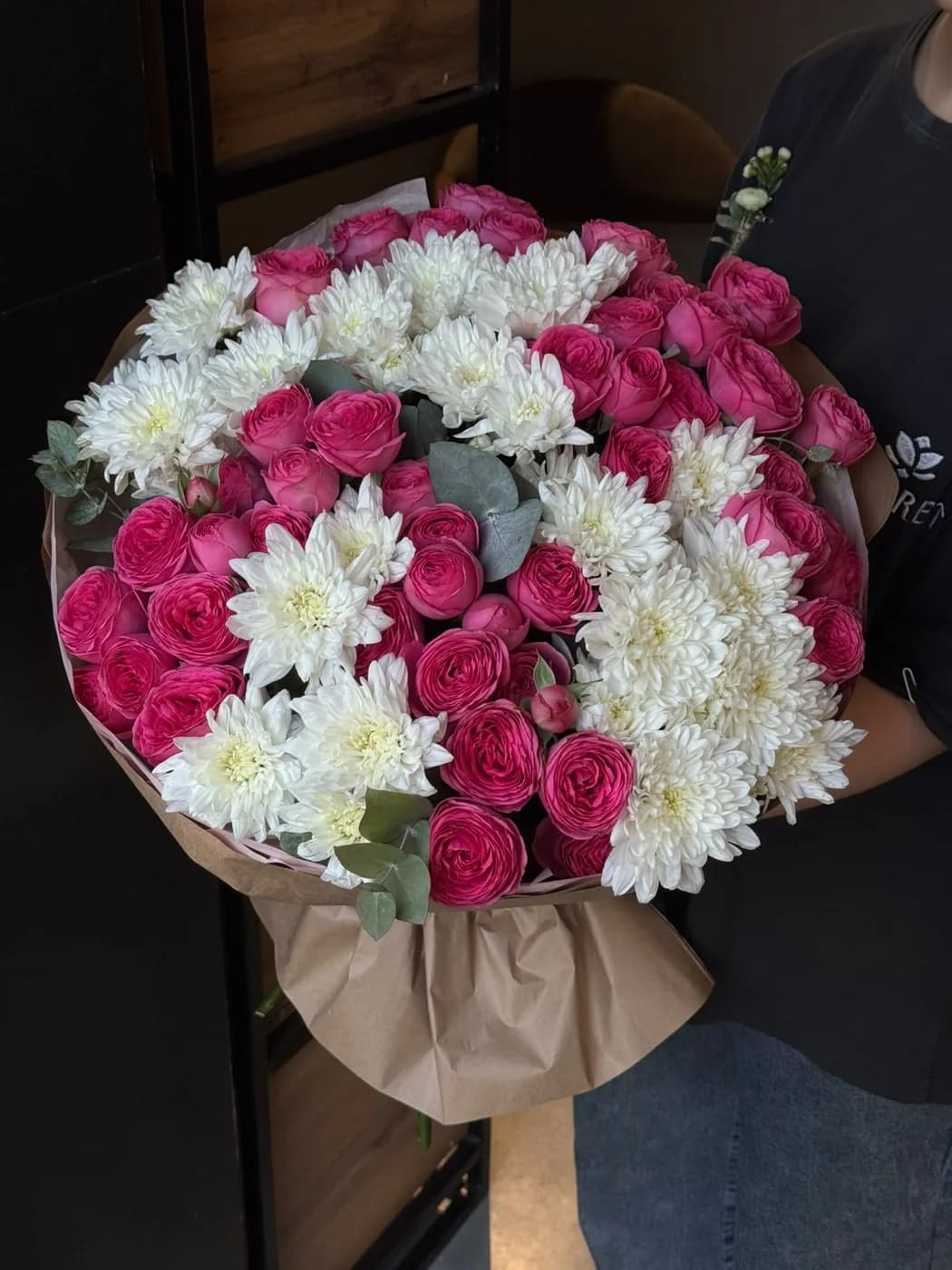 Duo bouquet of Giselle Pink spray roses and Lady White chrysanthemums