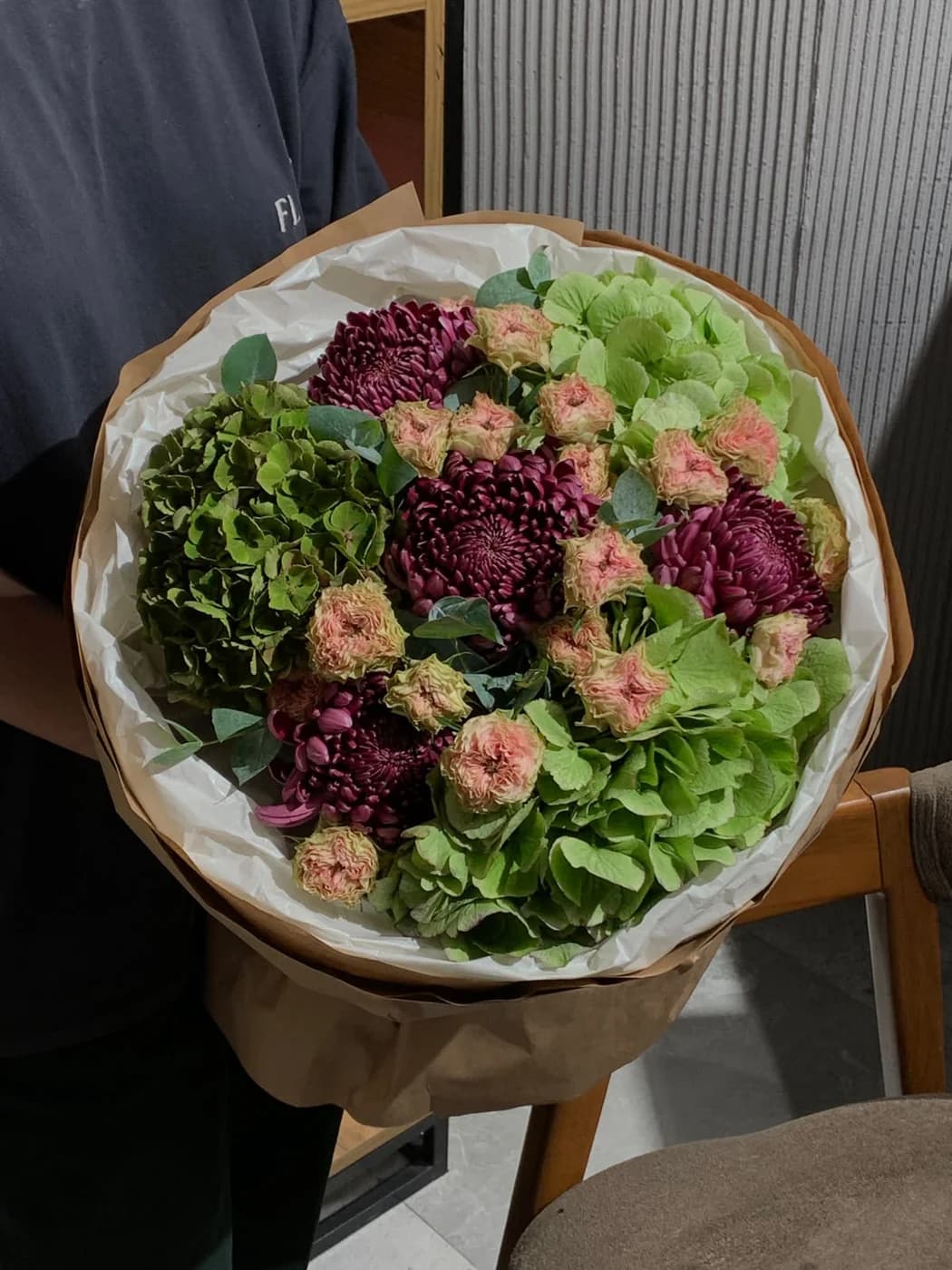 Mix boquet of Sweet Eye spray roses, hydrangeas and Bigoudi chrysanthemums