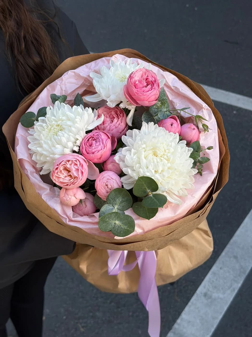 Duo bouquet of Silva Pink and Gazelle chrysanthemum