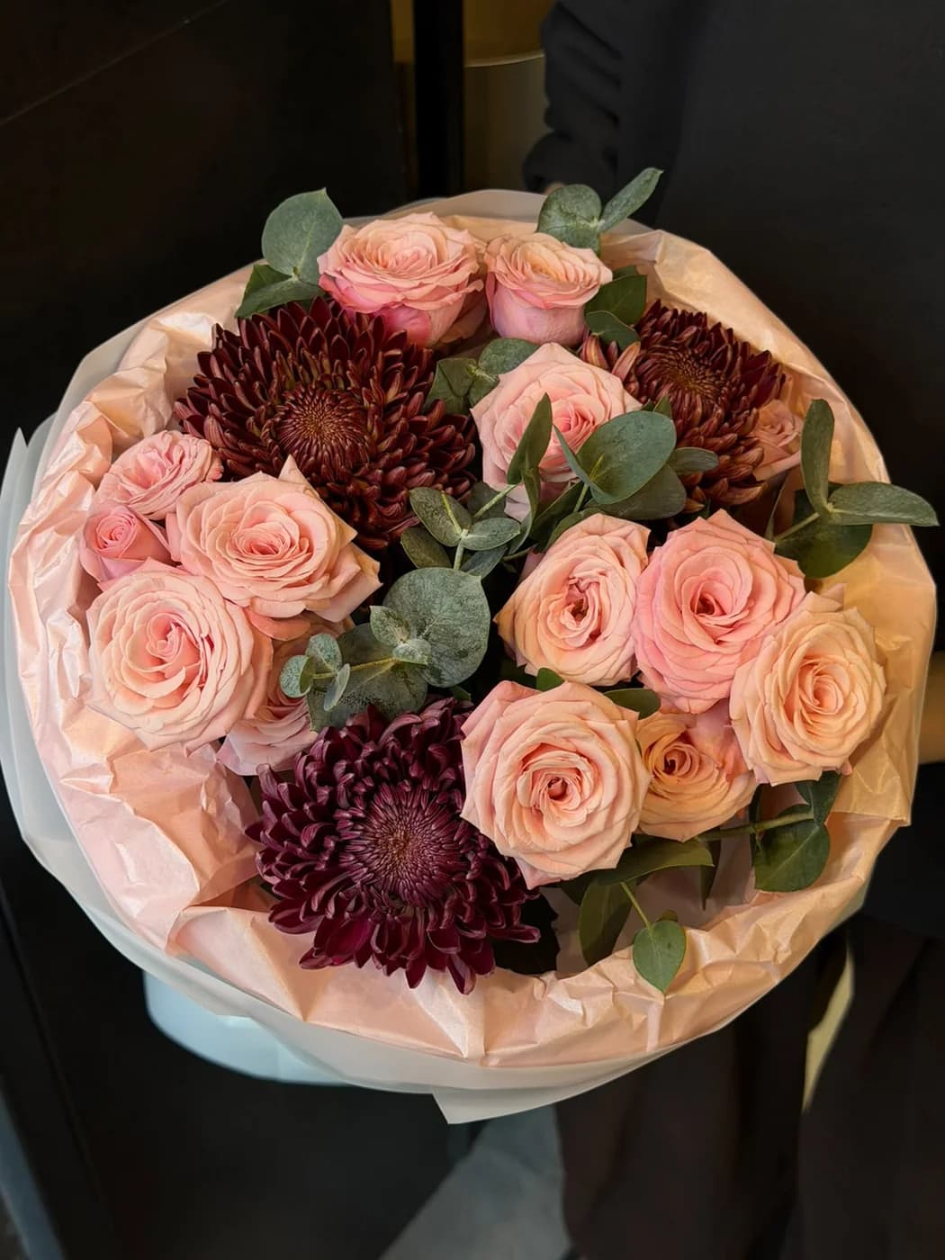 Duo bouquet crafted with bird's nest and Chrysanthemum Bigoudi