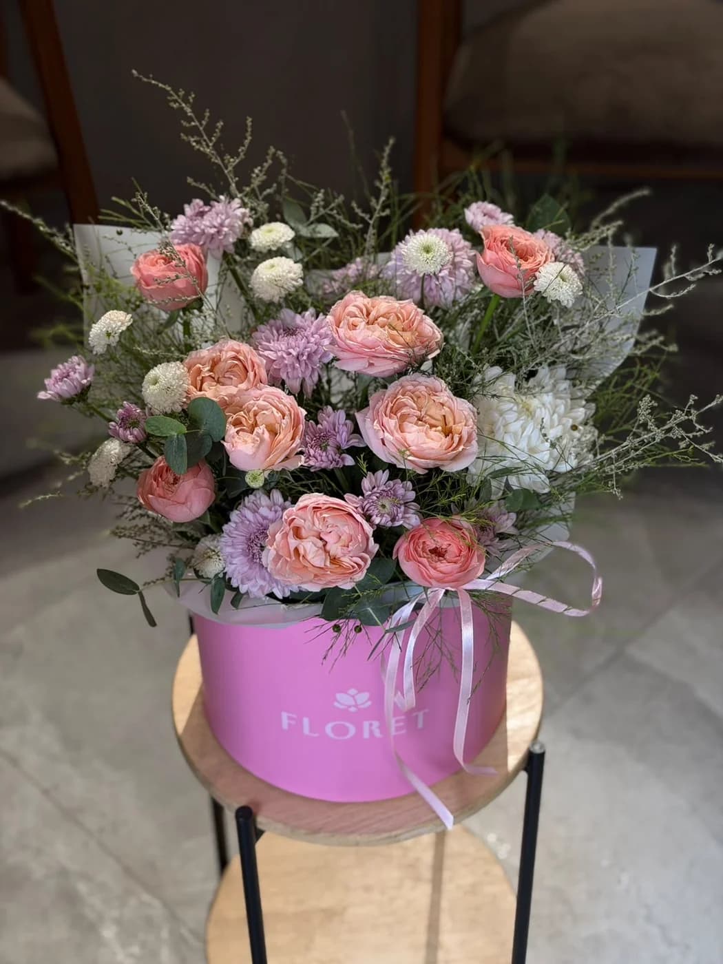 Box composition of Chrysanthemum Gazelli, Harper, Juliett Spray, Dubki White & Lady Pink