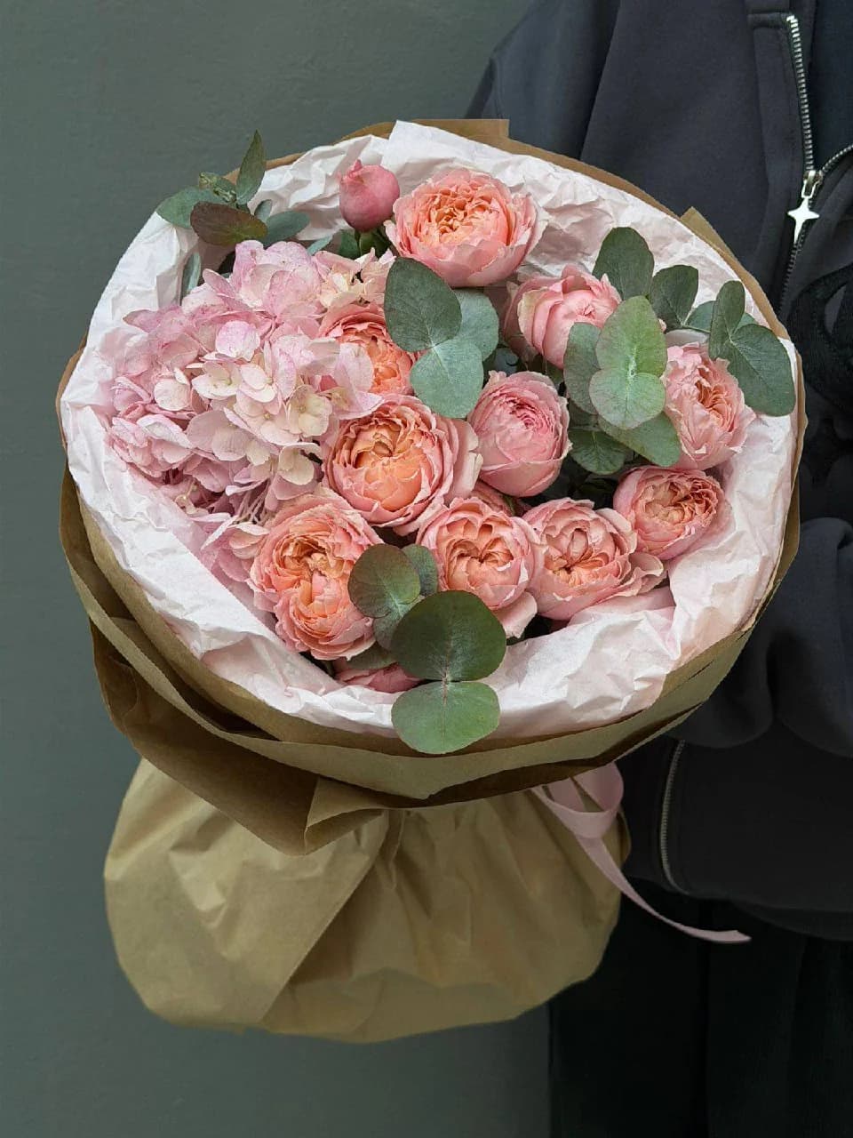 Duo bouquet of Juliett spray roses and Hydrangea