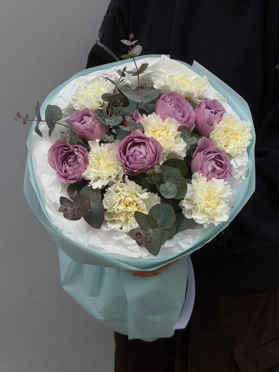 Микс букет из кустовых роз Lavender Bubbles и Carnation