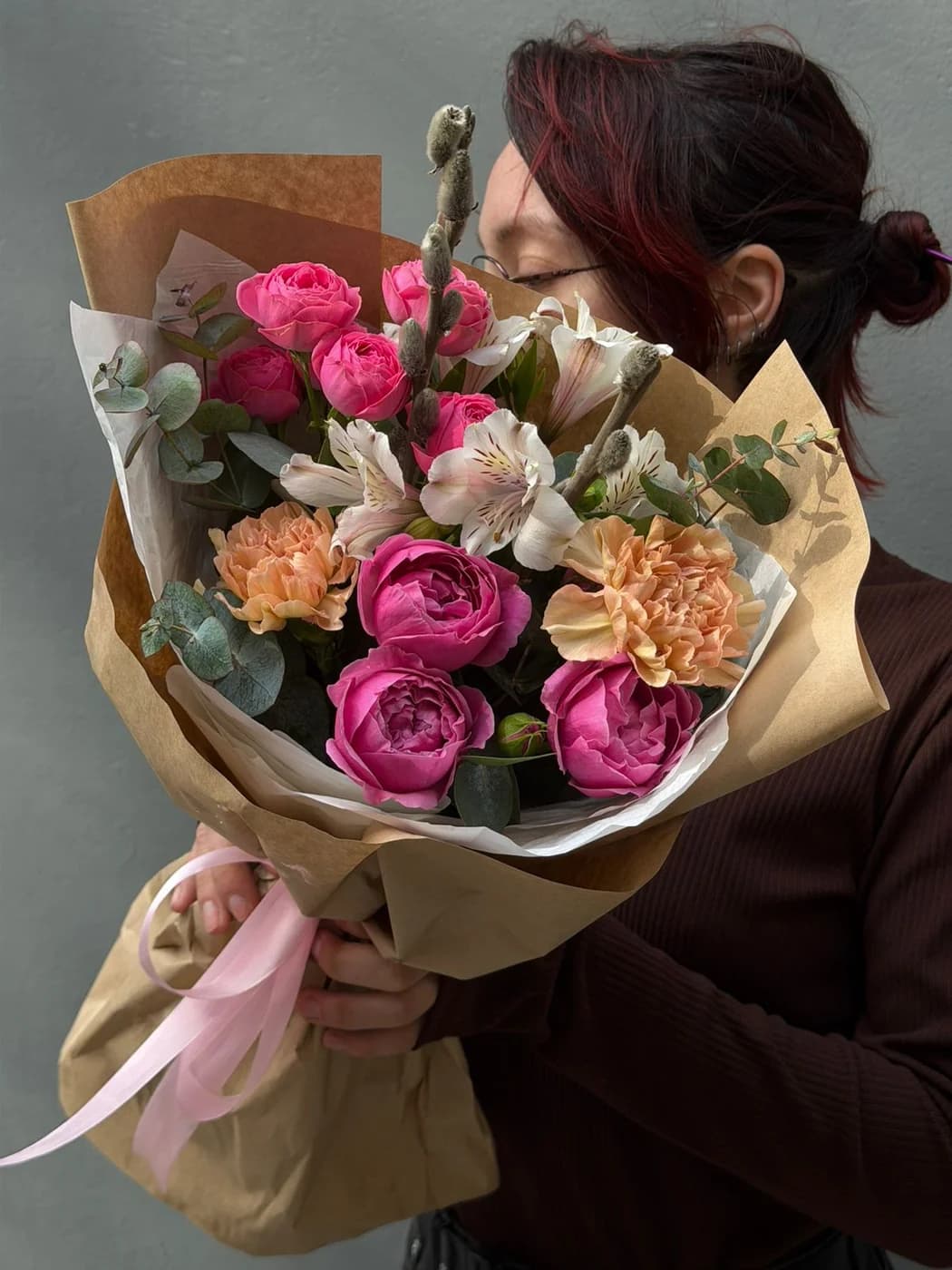 Микс букет из Кустовых роз Purple Silva, Carnation и Альстромерии