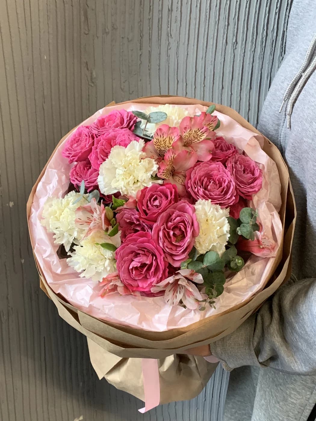 Букет из кустовых роз Purple Silva , Carnation и Альстромерий